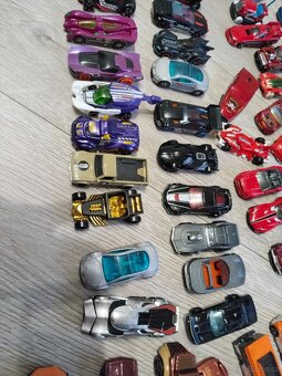 Hot-wheels sada 134 aut - 16