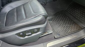 VW Touareg 3.0TDi        PĚKNÝ VŮZ - 16