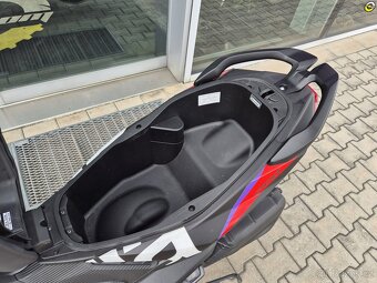 Aprilia SR GT 200 REPLICA - 16