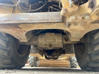 CATERPILLAR 428 E 4X4 - 16