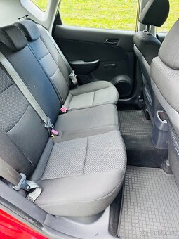 HYUNDAI i30 1.4 i, 115 TIS KM, 1 MAJITEL PO ROZVODECH A STK - 16