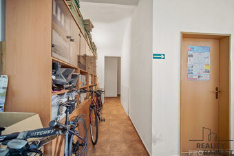 Pronájem kanceláře 140 m2 v Pardubicích, pronájem kanceláře  - 16