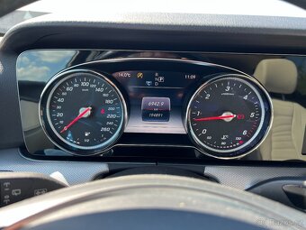 Mercedes E 220 D - 16