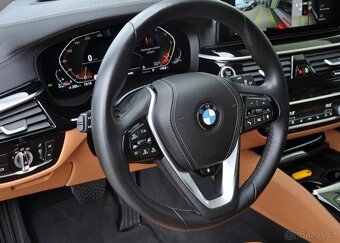 BMW Řada 5 530d xD LUXURY ZÁRUKA LASER - 16