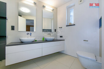Prodej bytu 5+kk, 164 m², ul. Na Rokytce, Praha - 16