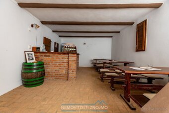 Prodej věhlasné nemovitosti Malovaného sklepa v Šatově, mezi - 16