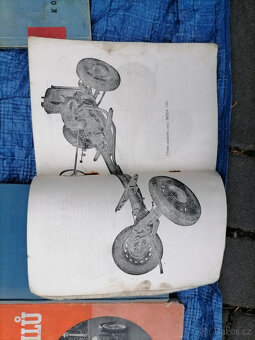 Knihy o autech 124kusů - 16