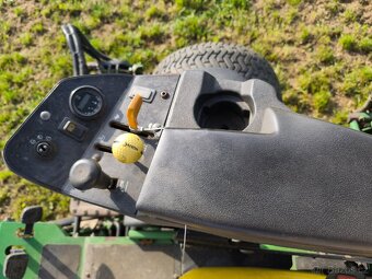 John Deere 8700 vřetenová sekačka - 16