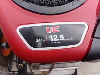 Prodám zahradní traktor Partner 12.5Hp - 16