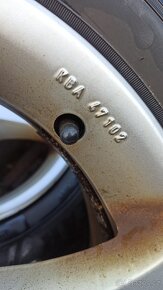 ALU kola VW 5x112 195/65 R15, zimní pneu Goodyear - 16