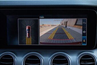 Mercedes-Benz E trieda Kombi 220 d 4MATIC A/T - 16