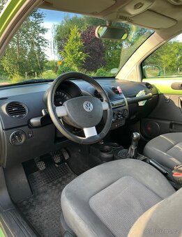 Volkswagen New Beetle - 16