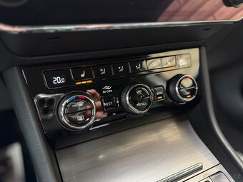 ŠKODA SUPERB III 2.0TDI 140kW DSG VIRTUAL • KŮŽE • 95TIS KM - 16