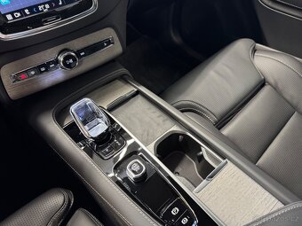 Volvo XC90 T8 Recharge Plus Dark ČR DPH 2025 - 16