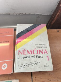 Knihy, příručky - 16