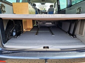 Volkswagen Multivan / 2.5TDi / 130PS / BEACH / MULTIFLEX / - 16