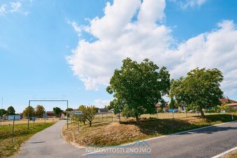 Stavební pozemek 1168 m2 u Příbrami krásný výhled, sítě na h - 16