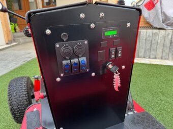 Traktůrek BROLS 1000 plně elektrický a univerzální TOP STAV - 16
