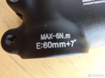 řídítka z nového kola  CRUSSIS AL 31,8mm - 16