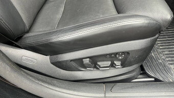BMW 7 F01 interiér, sedačky s TV - 16
