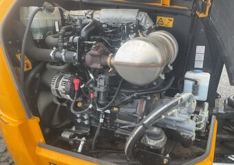 Prodám 5 tun. rýpadlo 2022 JCB 50 Z - 2 s hydraulickou svah. - 16