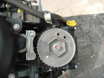 HONDA 25 HP čtyřtaktní závěsný motor - jako nový, ovládání ř - 16