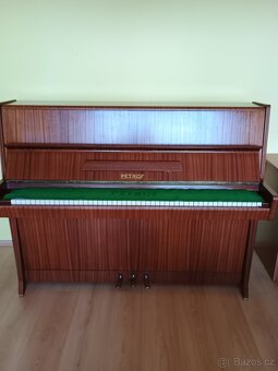 Pianino Petrof 114 k 3 pedály s moderátorem na ztišení - 16