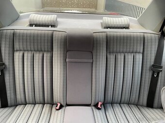 Mercedes Benz 300 D - 16