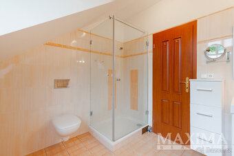 Dům 5+1 o ploše 274 m2 - Jesenice, Osnice - 16