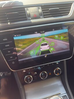 Škoda Superb 3 2.0 TDI 110kw VIRTUAL 2021 MATRIX TAŽNÉ - 16
