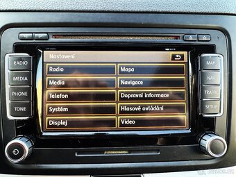VOLKSWAGEN SHARAN 2.0TDI BIXENONY,PANORAMA,KAMERA,KŮŽE,TAŽNÉ - 16