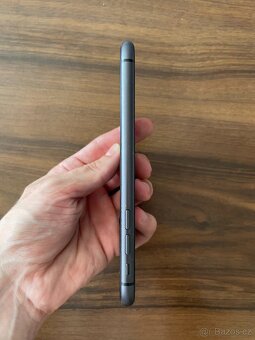 iPhone 11 (128gb) - 16
