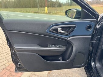 Chrysler 200S Limited 2,4 Kůže Klima 2015 - 16