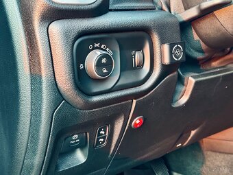 Dodge RAM 1500 5,7 HEMI Bighorn LPG 6 mist - 16