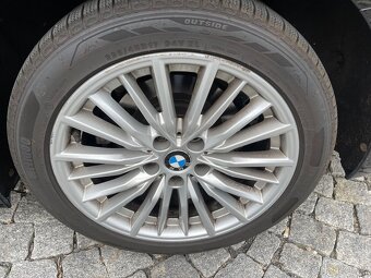 BMW 320i (2021) – perfektní stav luxery line - 16