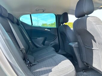 Opel Astra K hatchback, 2017, najeto 125.885 km, šedá - 16