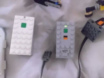 Velké množství LEGO A ROBOTI - MINDSTORMS / EV3 - LEGO BOOST - 16