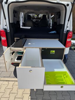 Obytná vestavba Toyota ProAce Verso L2 - 16