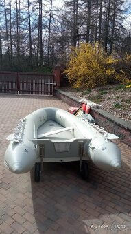 Nafukovací člun s motorem - 16