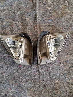 Opel Astra H Caravan šedá 177/GAL díly karoserie - 16