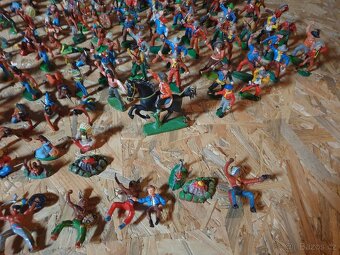 INDIÁNI A KOVBOJOVÉ Z NDR 330ks - 16