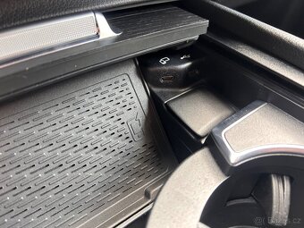 Prodám Mercedes-Benz GLE 400d 4MATIC AMG - 16