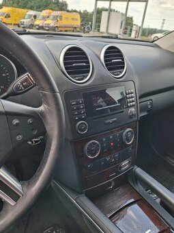 Mercedes-Benz ML 320 CDI - 16