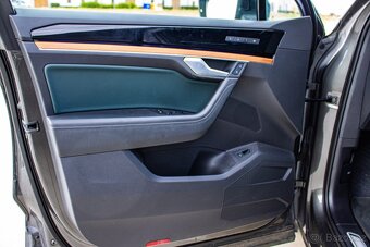 Volkswagen Touareg 3.0 R-Line / Night Vis, Pano, SK auto - 16