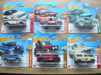 AUTÍČKA HOT WHEELS - 16