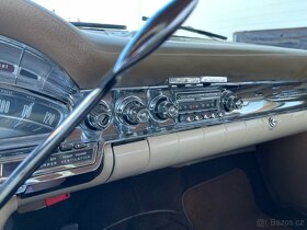 Oldsmobile Super 88 Holiday hardtop coupe - 16