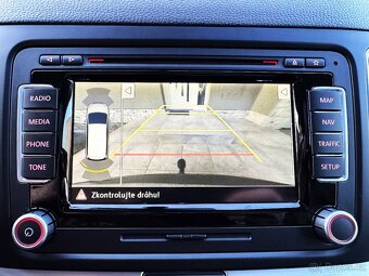 VOLKSWAGEN SHARAN 2.0TDI KŮŽE,KAMERA,XENONY,TAŽNÉ,PANORAMA, - 16