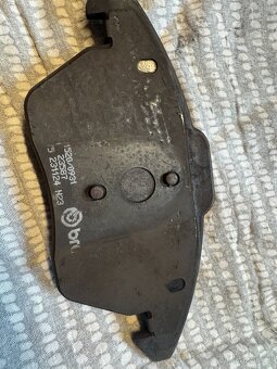 Prodám přední kotouče+destičky značky Brembo . - 16
