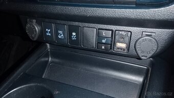 Toyota Hilux 2.4D-4D 110kW, AUTOMAT, 4x4, KOUPENO NOVÉ ČR - 16