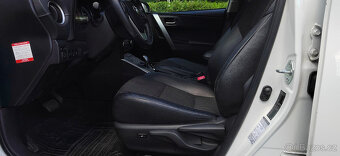 Toyota Auris 1,8 HYBRID, najeto 83.500 km, rok výroby 2013 - 16